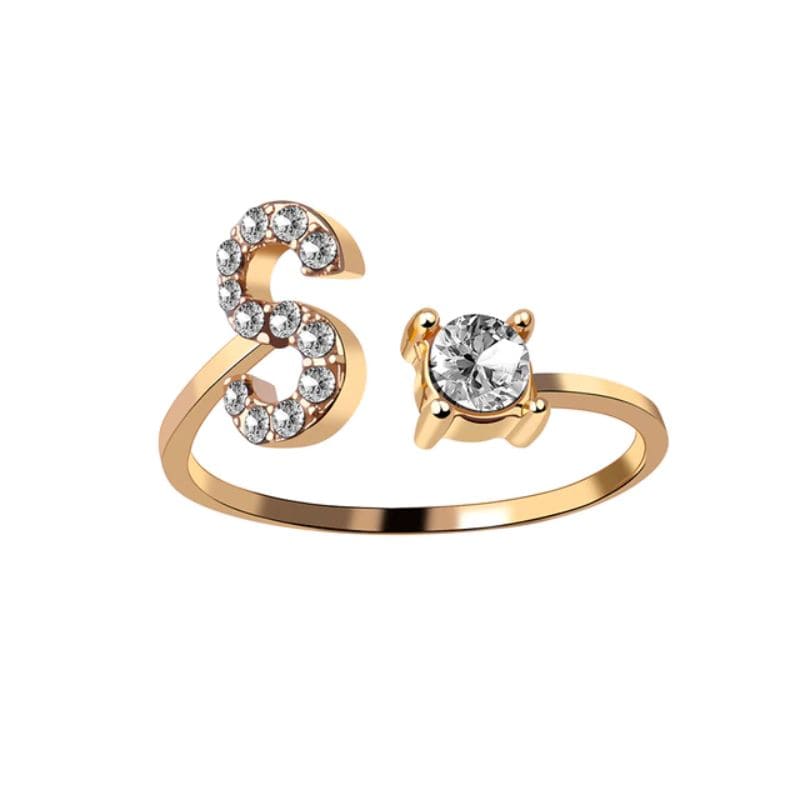 Ring mit Buchstabe und Zirkonia Stein