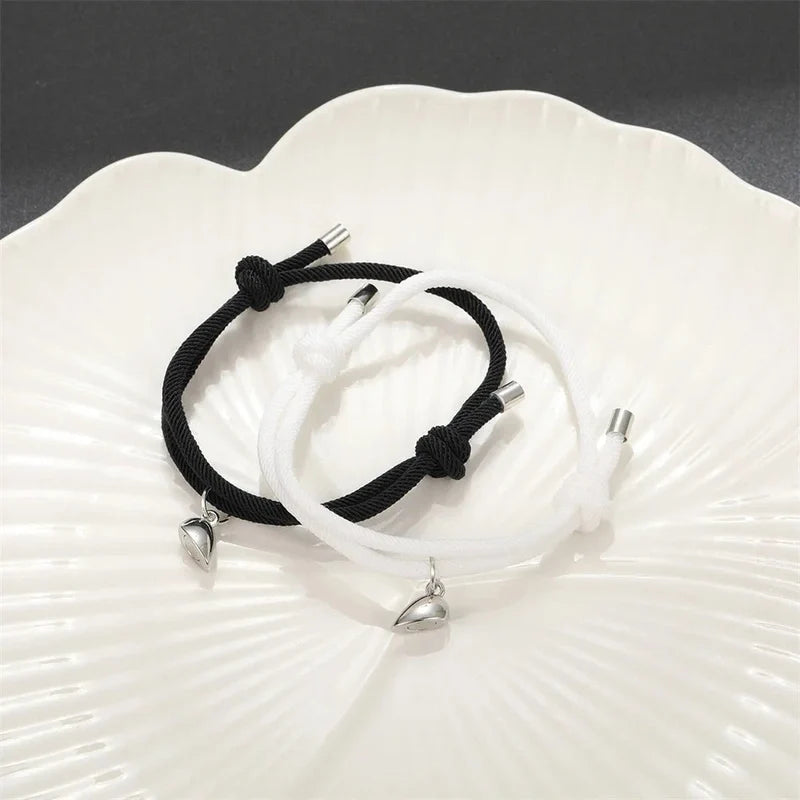 Partnerarmbänder mit magnetischem Herz