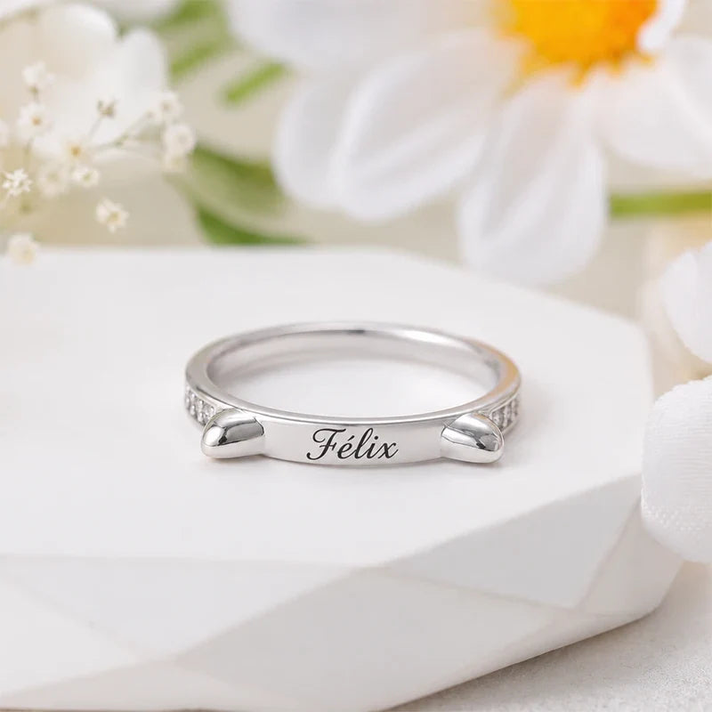 Ring mit Katzenohren und Namensgravur