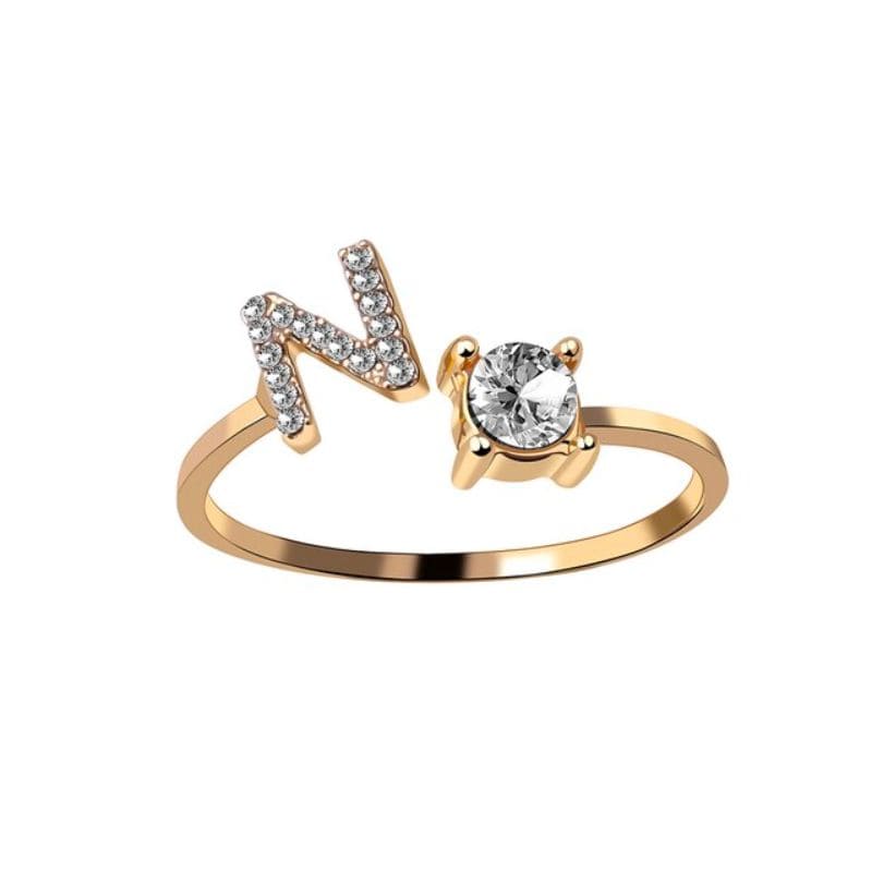 Ring mit Buchstabe und Zirkonia Stein