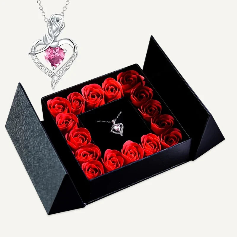Geschenkbox mit ewiger Rose und Kette