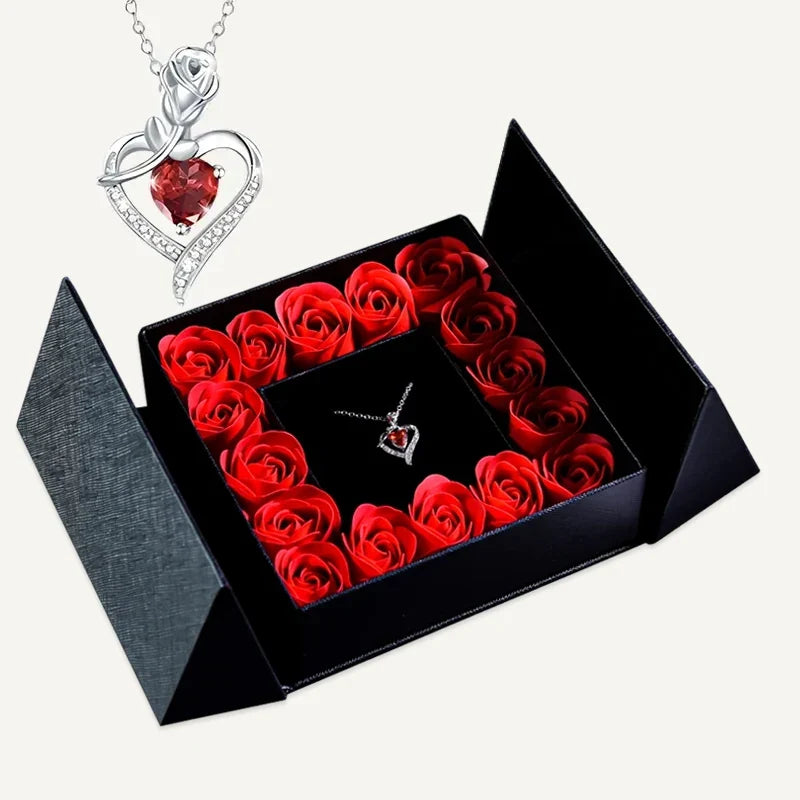 Geschenkbox mit ewiger Rose und Kette