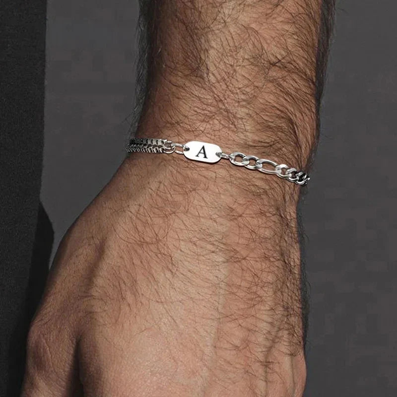 Herrenarmband mit Buchstabe