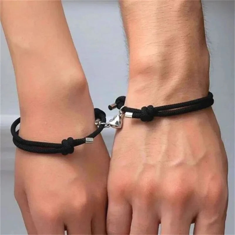 Partnerarmbänder mit magnetischem Herz