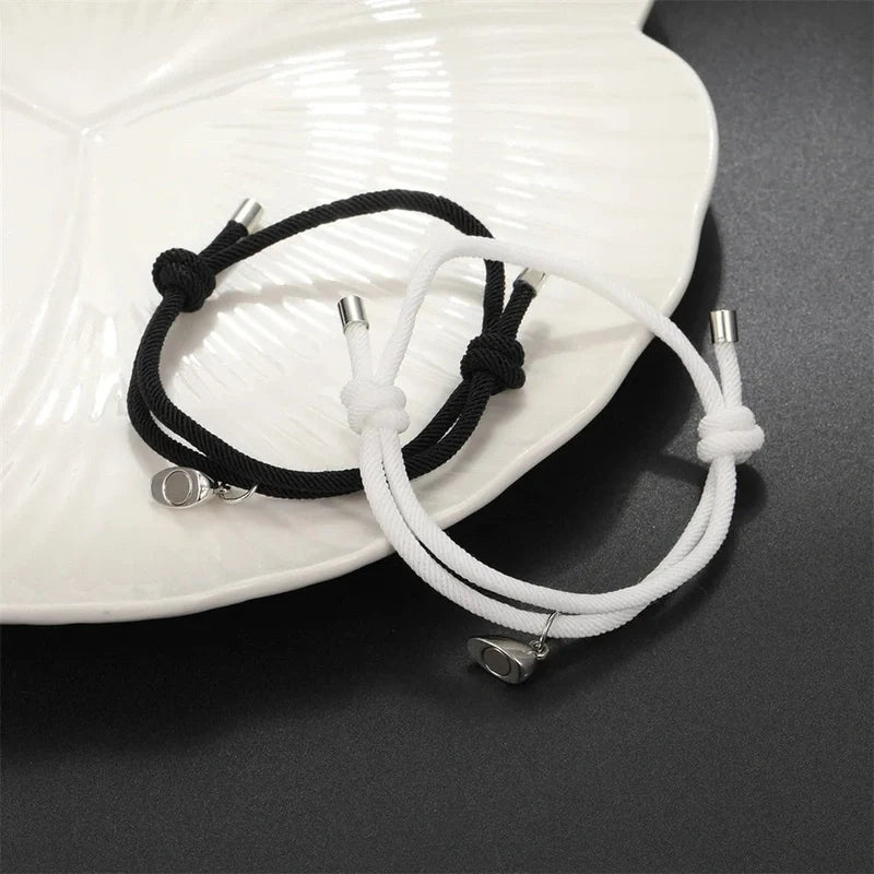 Partnerarmbänder mit magnetischem Herz