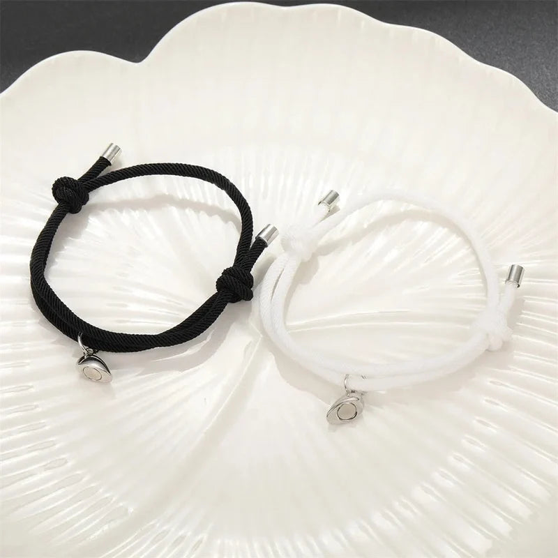 Partnerarmbänder mit magnetischem Herz