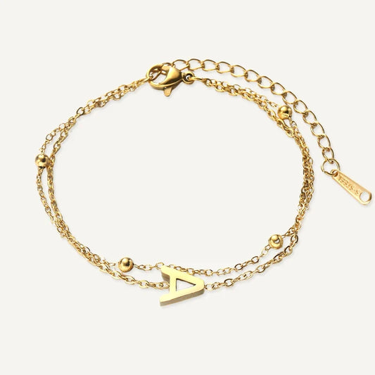 Armband mit Buchstabe
