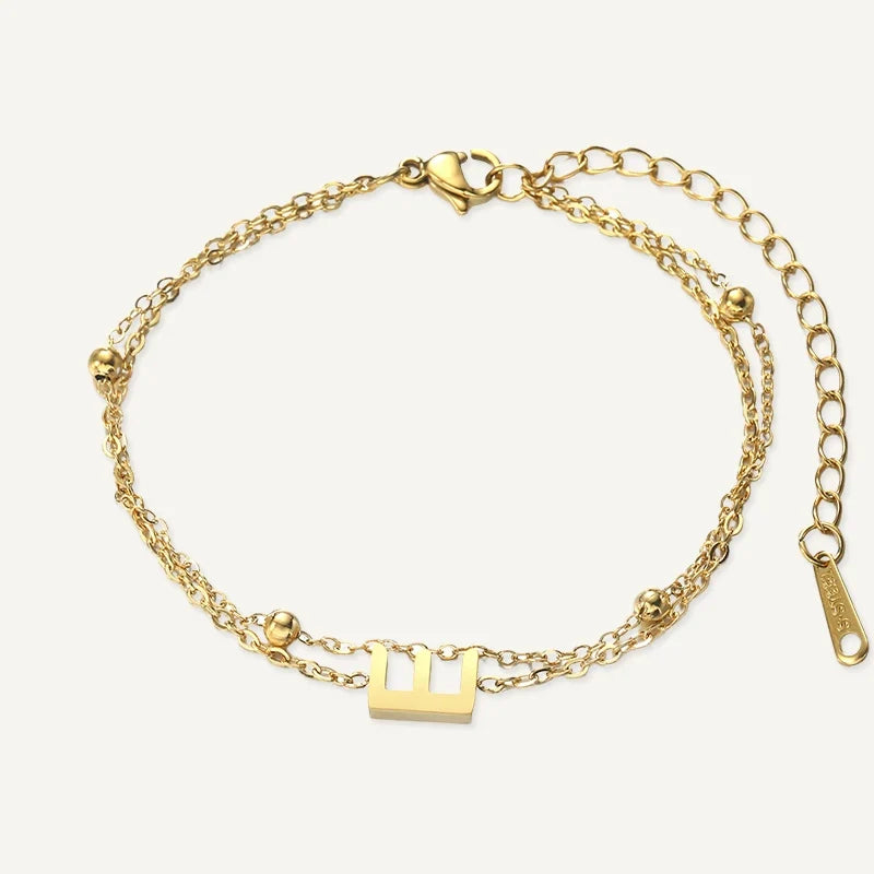 Armband mit Buchstabe