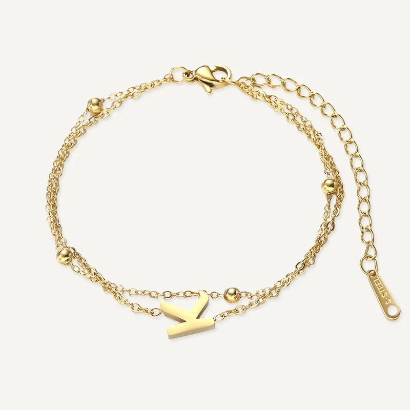 Armband mit Buchstabe