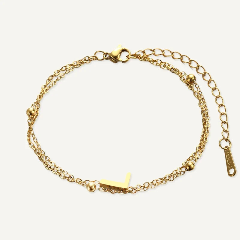 Armband mit Buchstabe
