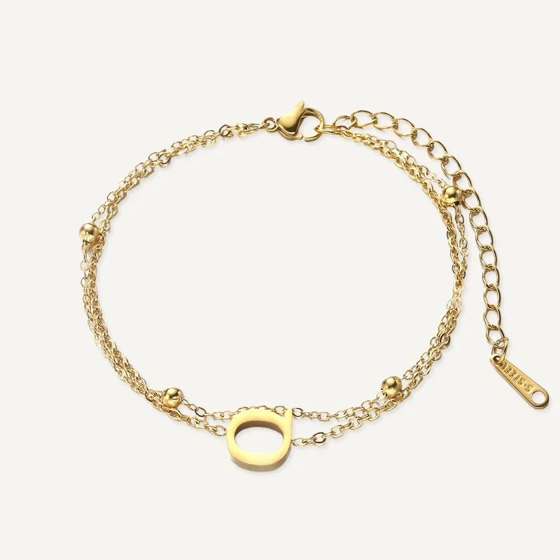 Armband mit Buchstabe
