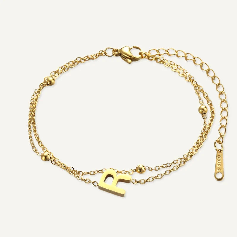 Armband mit Buchstabe