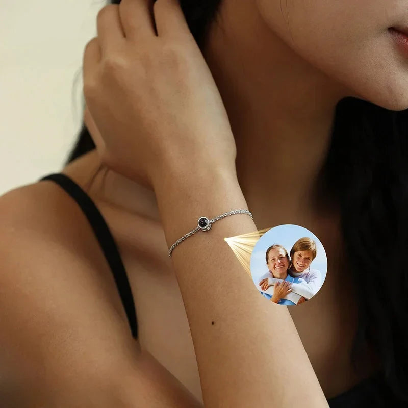 Feines Damenarmband mit Bild im Stein