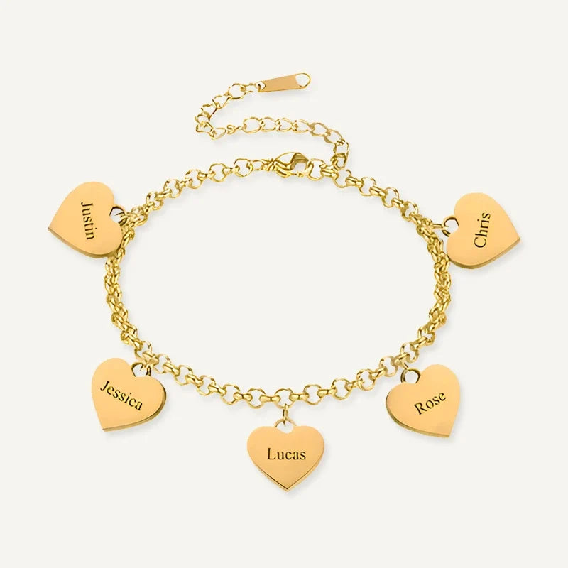 Armband mit Herzanhängern und Namen