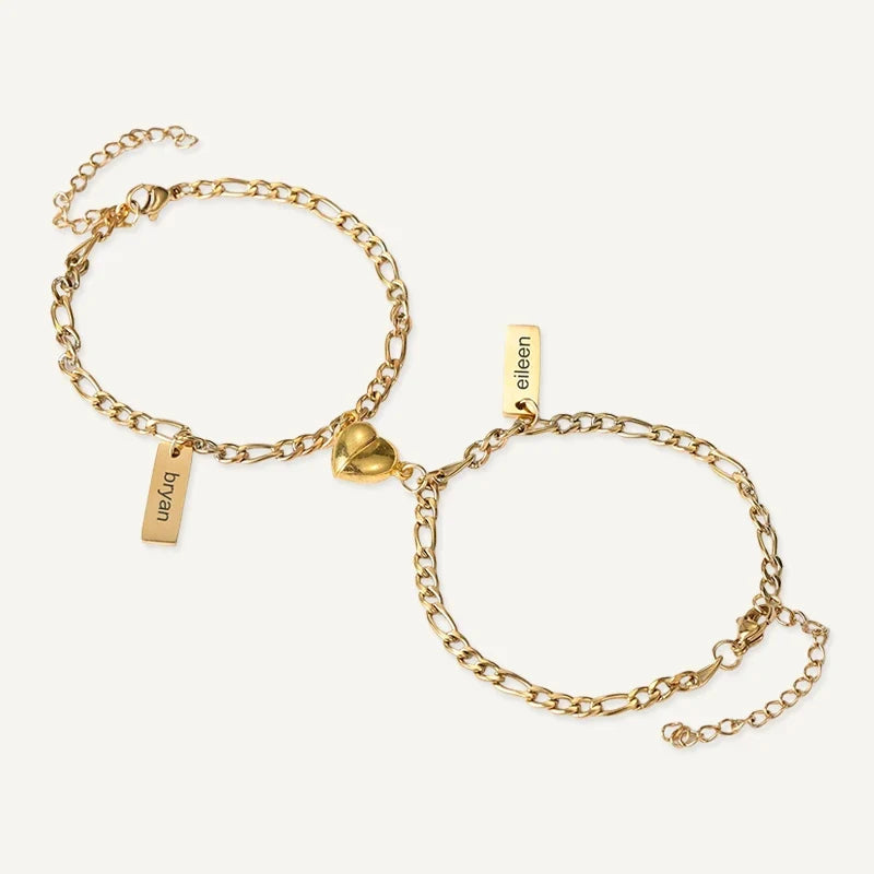 Partnerarmbänder mit Namen und halbem Herz