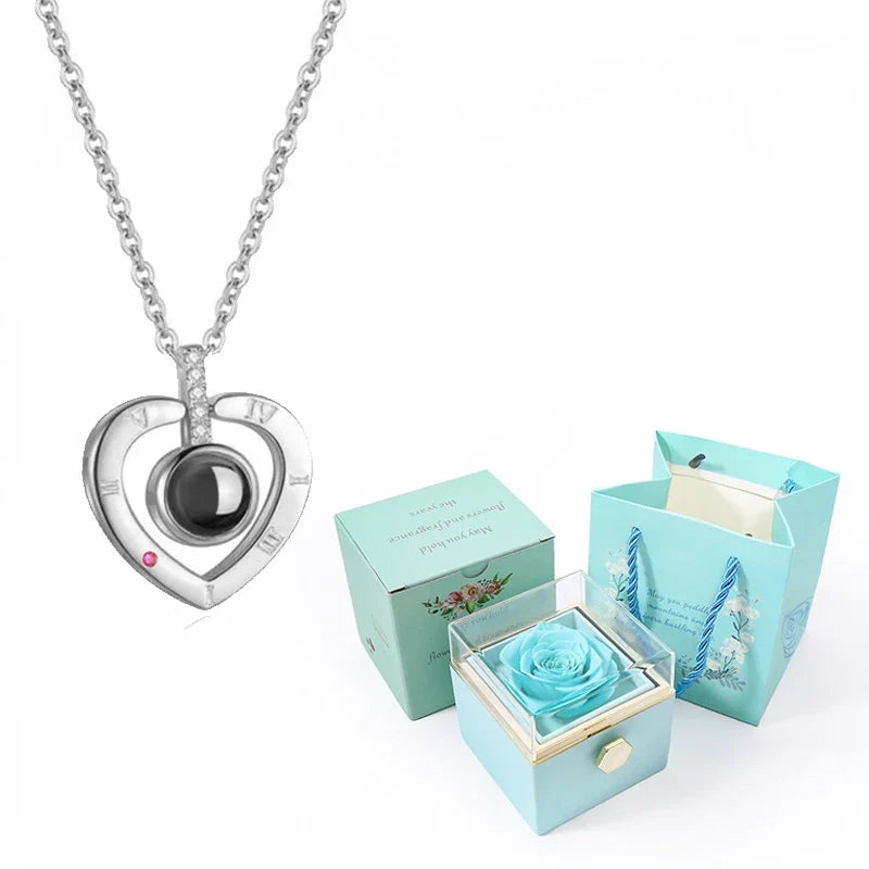 Ewige Rose mit Kette in 100 Sprachen