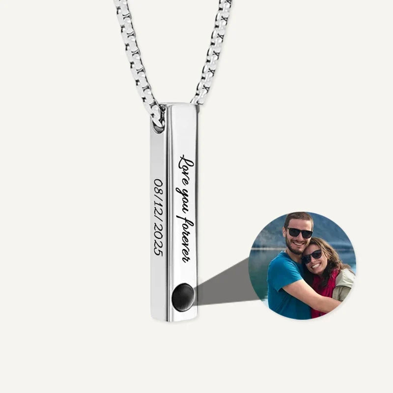 Kette mit Bild und Gravur auf vertikaler Barre