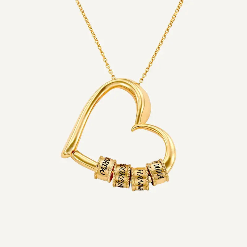 Herzkette mit gravierten Ringen und Namen
