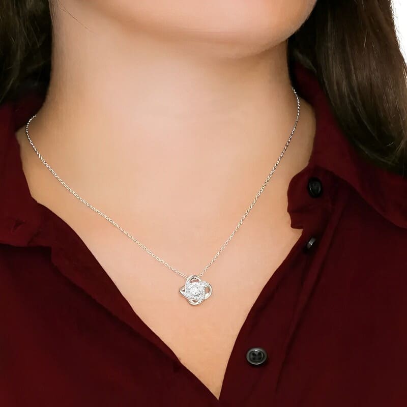 Silberne Kette für die Tochter mit Karte
