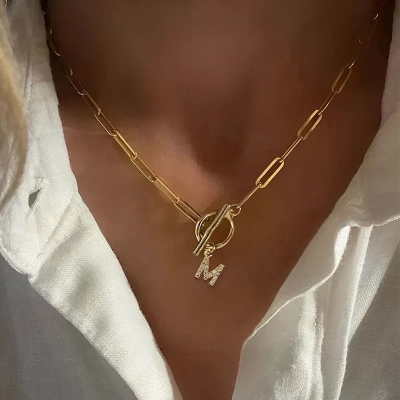 Buchstabenkette mit Gliederkette und Zirkonia