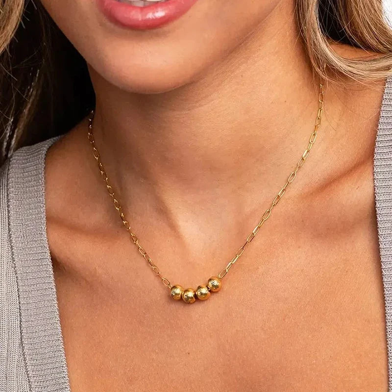 Kette mit gravierten Perlen und Namen