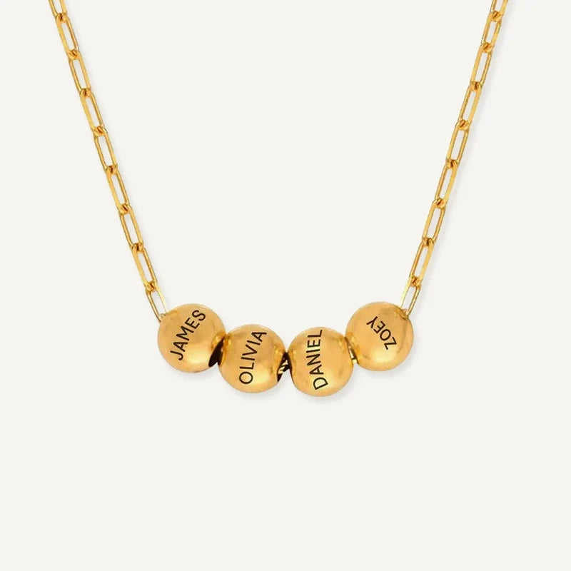Kette mit gravierten Perlen und Namen