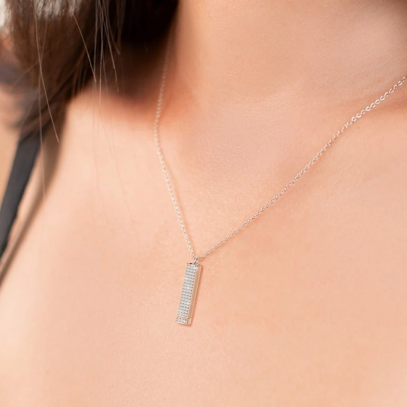 Kette mit Zirkonia Anhänger und versteckter Gravur