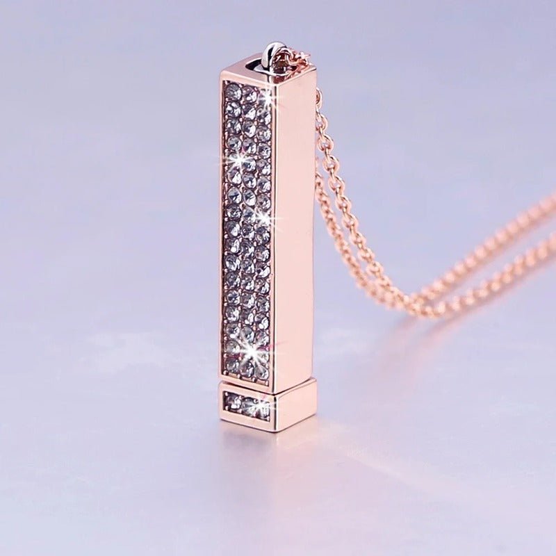 Kette mit Zirkonia Anhänger und versteckter Gravur