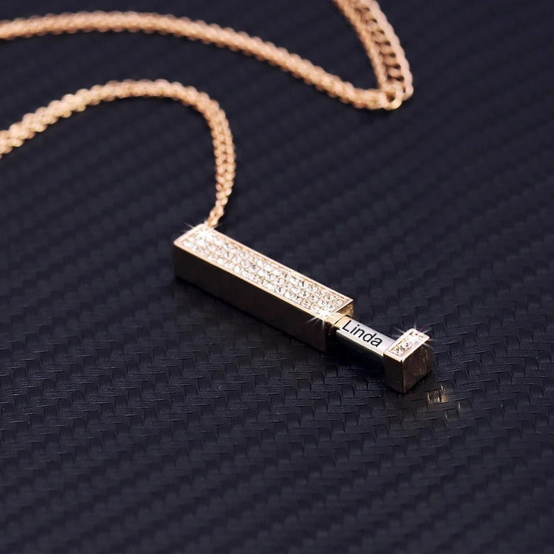 Kette mit Zirkonia Anhänger und versteckter Gravur