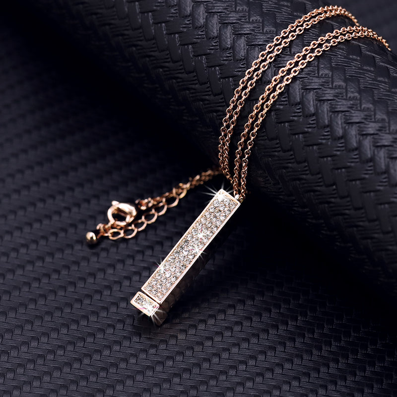 Kette mit Zirkonia Anhänger und versteckter Gravur