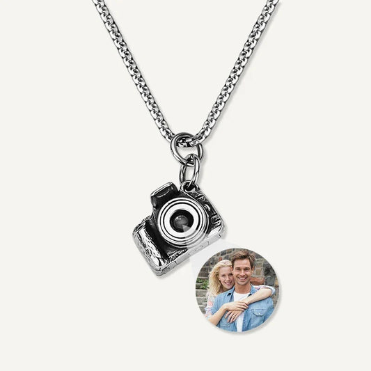 Kette mit Bild im Kameraanhänger