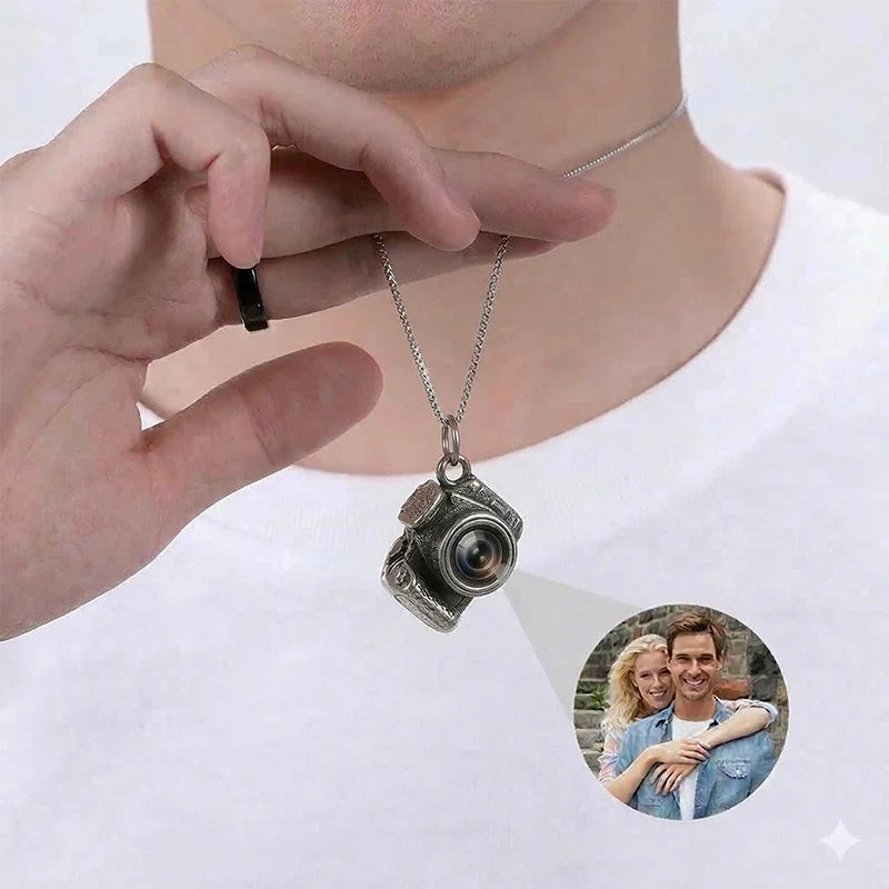 Kette mit Bild im Kameraanhänger