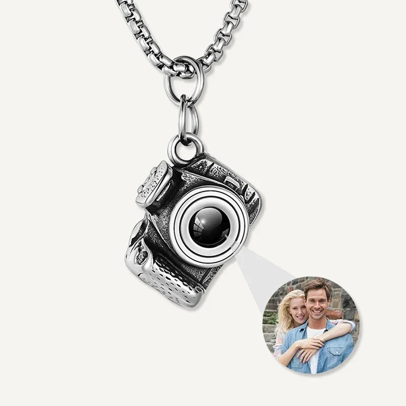 Kette mit Bild im Kameraanhänger