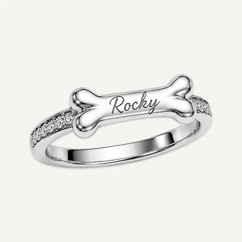 Ring mit Hundeknochen und Namensgravur