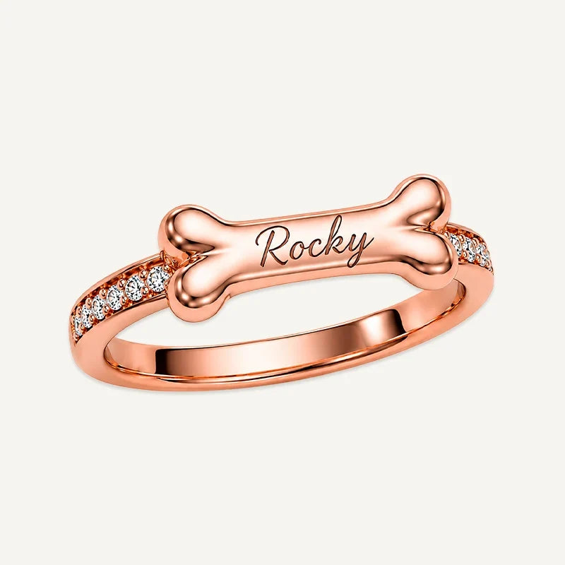 Ring mit Hundeknochen und Namensgravur
