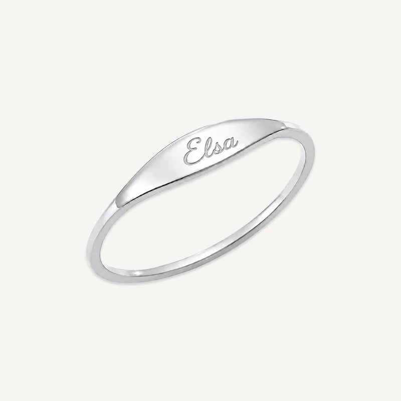 Ring mit Namen graviert in Handschrift