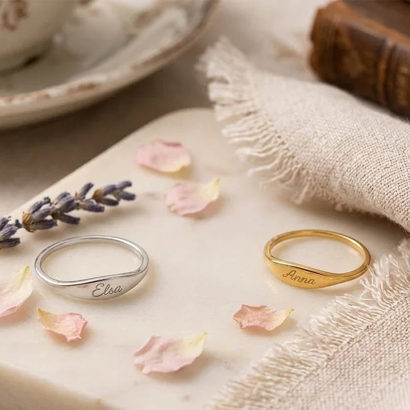 Ring mit Namen graviert in Handschrift