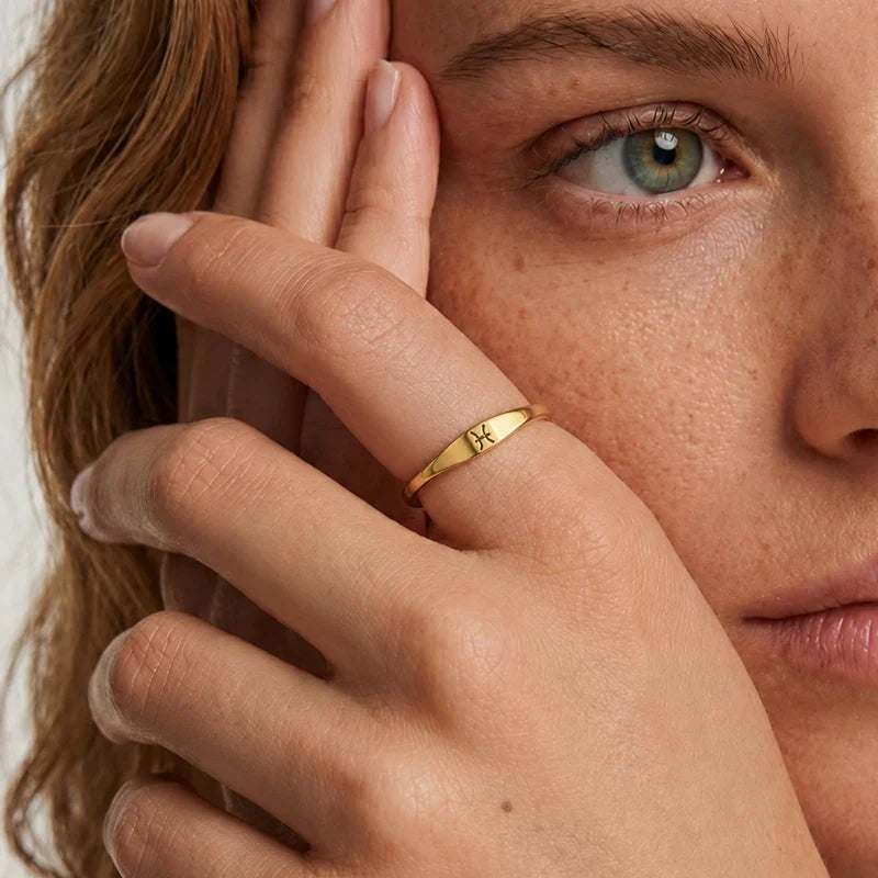Sternzeichen Ring mit graviertem Symbol