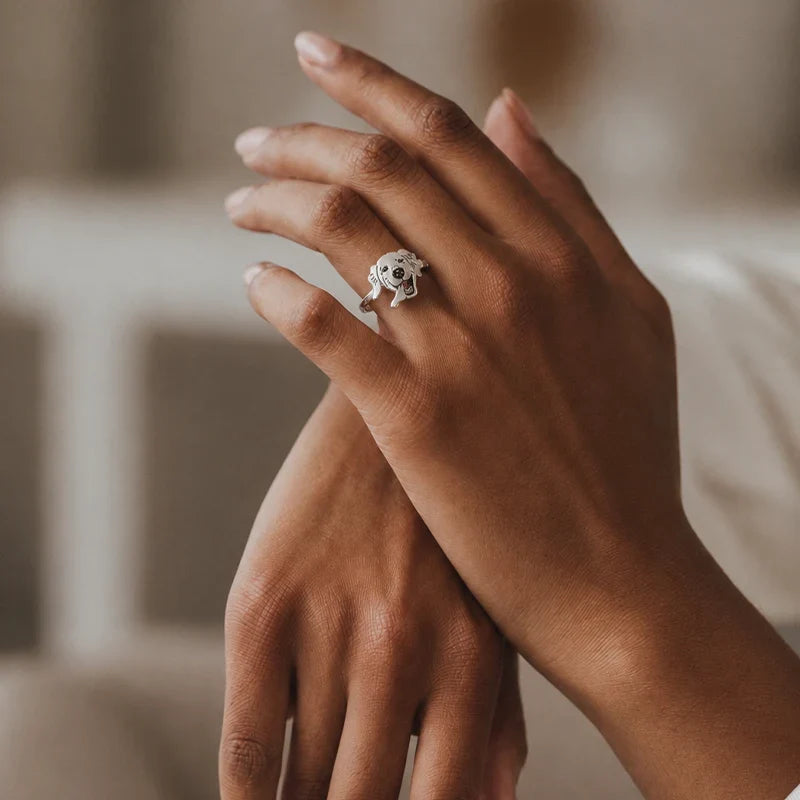 Ring mit Tiergesicht graviert