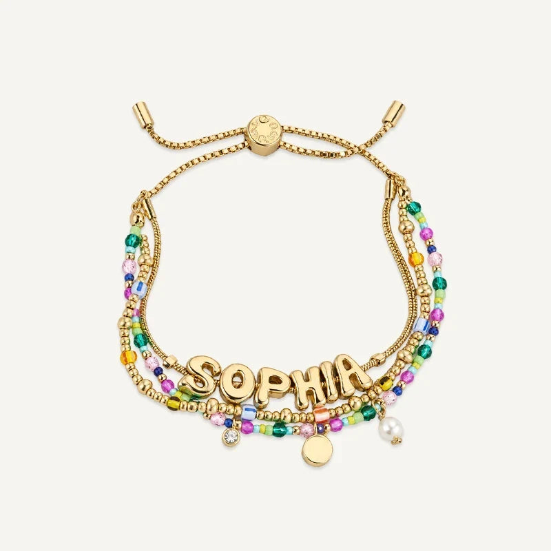 Buntes Armband mit Namen in Ballonbuchstaben