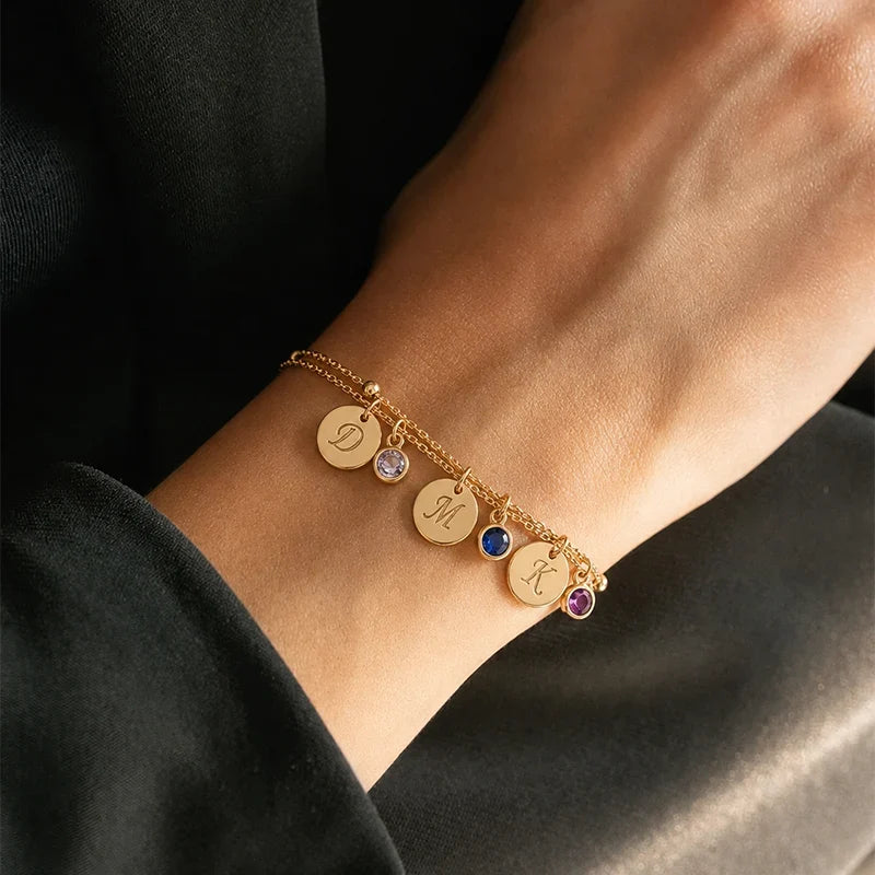 Personalisiertes Armband mit Buchstabe und Geburtsstein