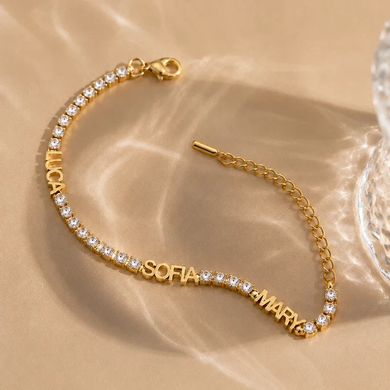 Tennisarmband mit Namen in der Kette