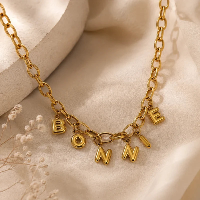 Namenskette mit 3D Buchstaben an Gliederkette